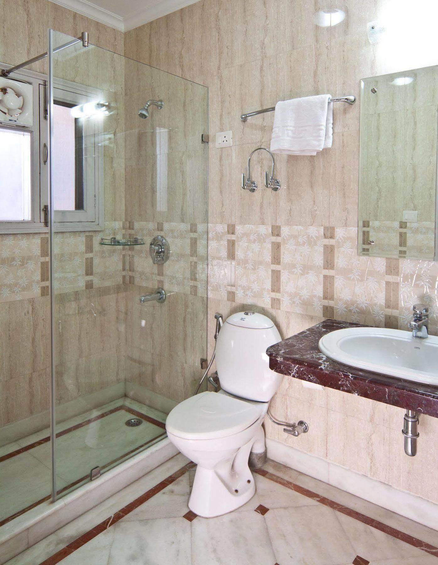 The Mayflower Hotel Ґурґаон Екстер'єр фото
